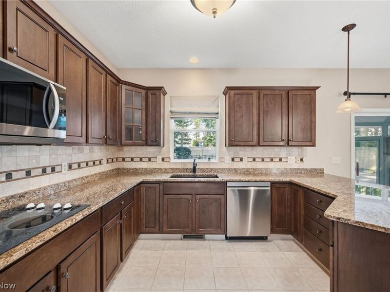 32925 Titus Hill Lane, Avon Lake, OH 44012 Photo 9