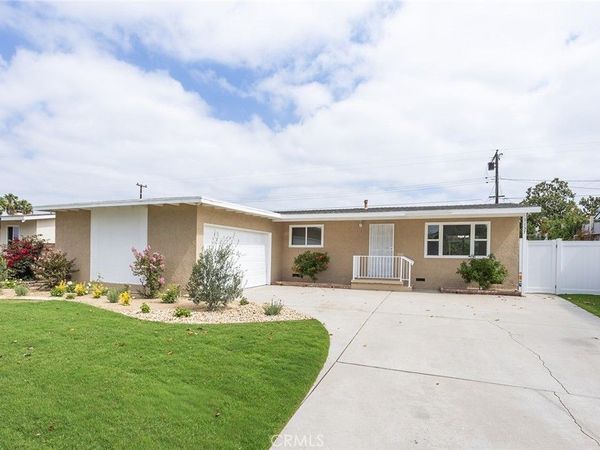 1137 W Baker, Fullerton, CA 92833