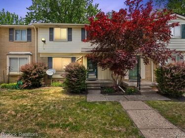 23656 Lahser Road, Southfield, MI 48033