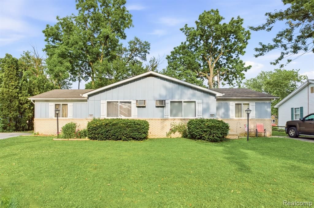 625 S 11th Street, Saint Clair, MI 48079 Main Photo