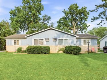 625 S 11th Street, St. Clair, MI 48079