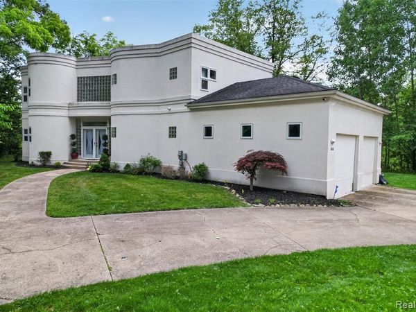 4845 Bryn Mawr Drive, Bloomfield Hills, MI 48301