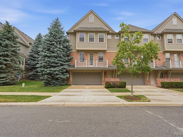 56669 Sunset Drive , Shelby Twp, MI 48316