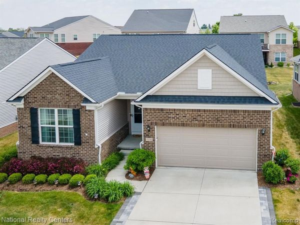 1233 Lark , Orion Twp, MI 48360