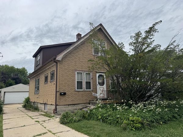 8525 W Lincoln AVENUE, West Allis, WI 53227