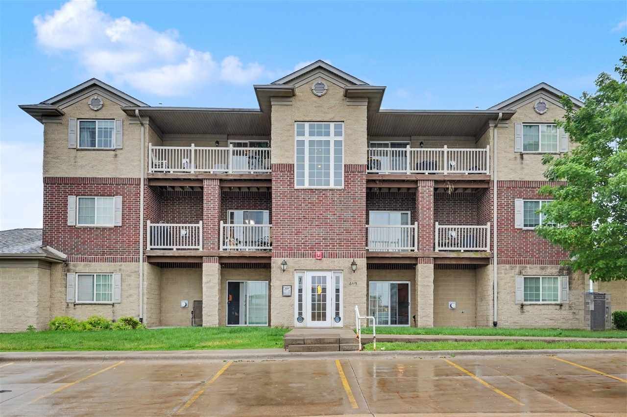 460 Bradley Pl., Unit 9, North Liberty, IA 52317 Main Photo