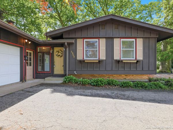 4960 Bluff Drive NE, Grand Rapids, MI 49525