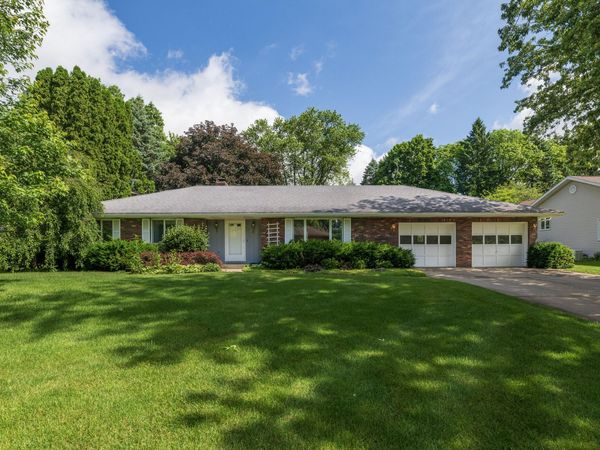 6124 Old Log Trail, Kalamazoo, MI 49009