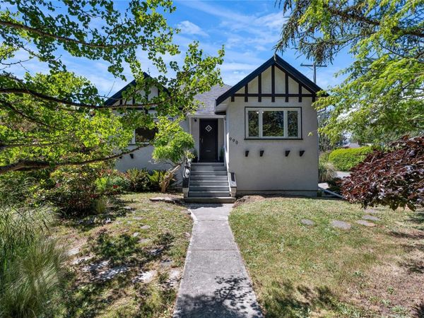 990 Hampshire Rd , Oak Bay, BC V8S 4S7