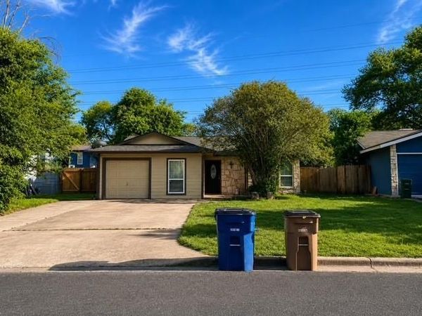 5001 Lambs LN , Austin, TX 78744