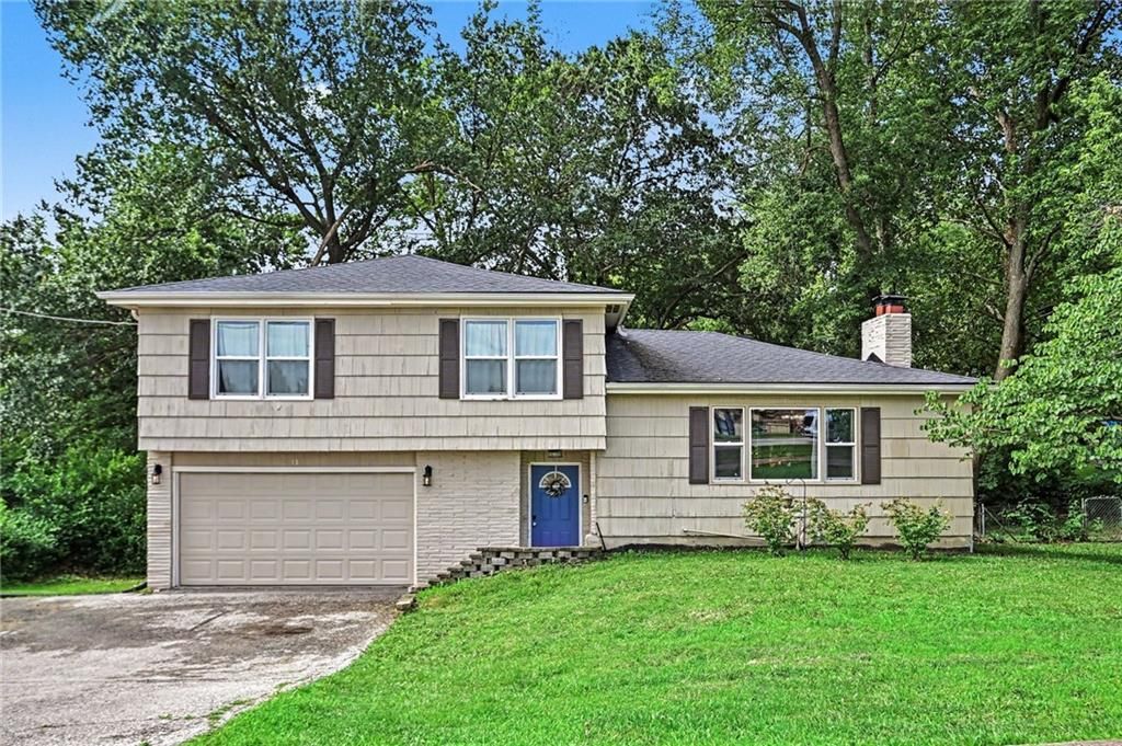 13 NW Englewood Court, Gladstone, MO 64118 Main Photo