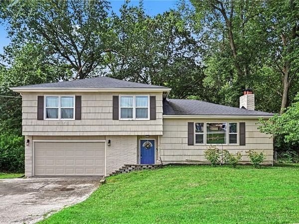 13 NW Englewood Court, Gladstone, MO 64118