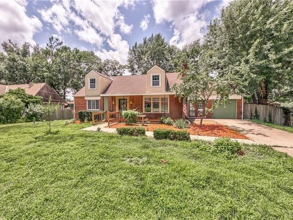 7022 Marty Street, Overland Park, KS 66204