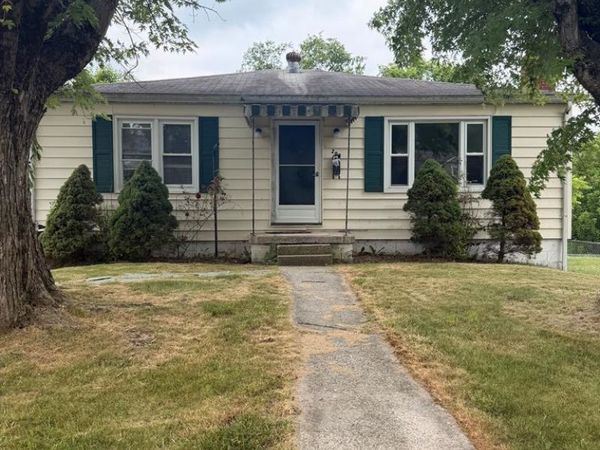208 VINE STREET, BECKLEY, WV 25801