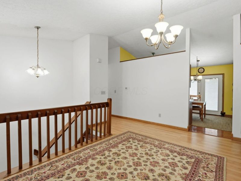 1089 Esther Drive, Columbus, OH 43207 Photo 5
