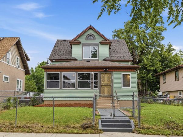 706 Oliver Avenue N, Minneapolis, MN 55411