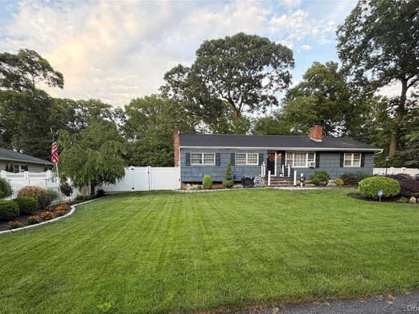 30 Marbeth Circle, Miller Place, NY 11764