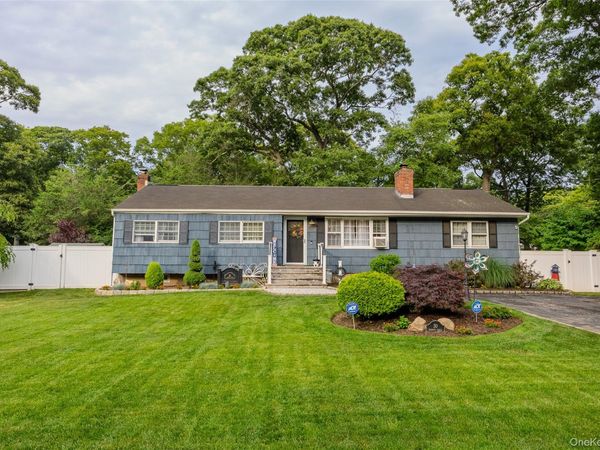 30 Marbeth Circle, Miller Place, NY 11764