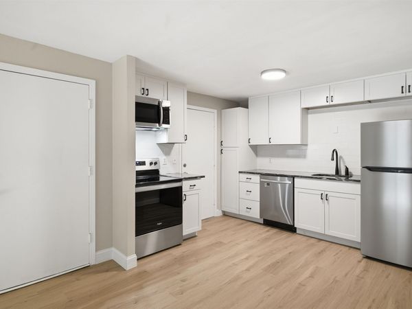 8 Strawberry Bank Road, Unit 9, Nashua, NH 03062