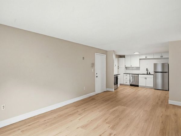 8 Strawberry Bank Road, Unit 9, Nashua, NH 03062
