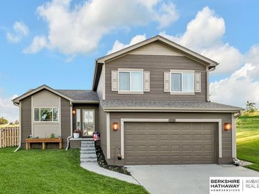 7510 N 143rd Avenue Circle, Omaha, NE 68142