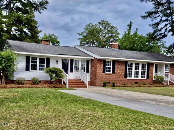 300 N Graham Street, Wallace, NC 28466