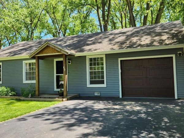 608 Sheridan Drive , Wauconda, IL 60084