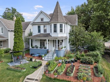 1004 13th Avenue , Moline, IL 61265