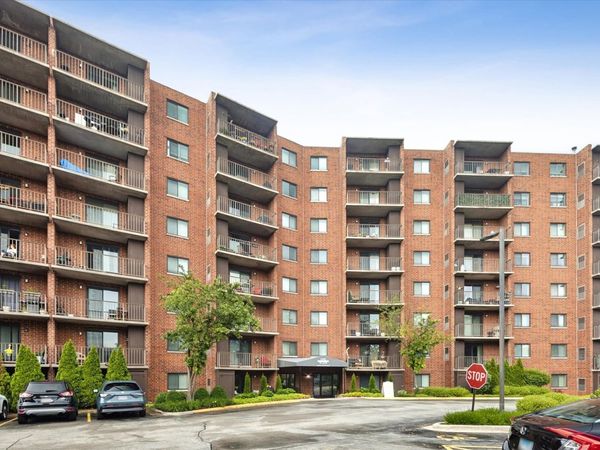 Unit 502, Bloomingdale, IL 60108