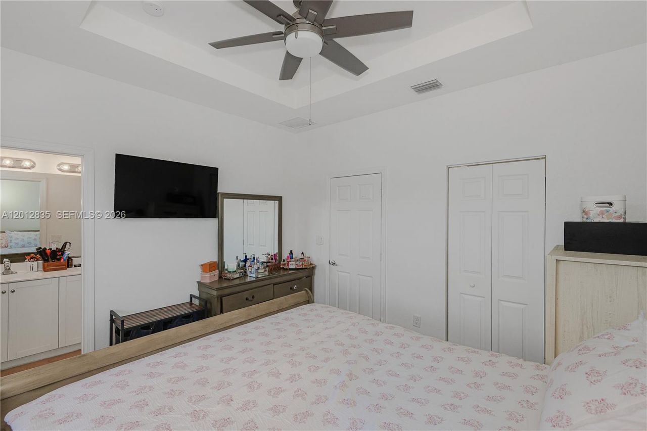 3323 W 106th Ter , Hialeah, FL 33018 Photo