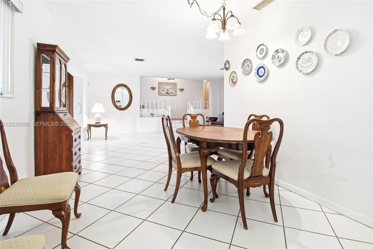 1490 Ludlam Dr, Miami Springs, FL 33166 Photo