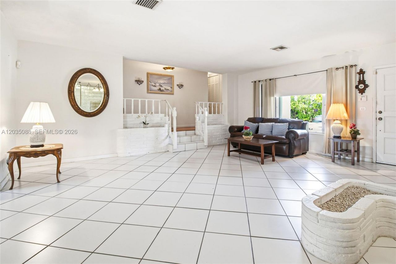 1490 Ludlam Dr, Miami Springs, FL 33166 Photo