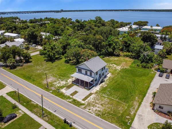 3221 EDGEWOOD, Fort Myers, FL 33916