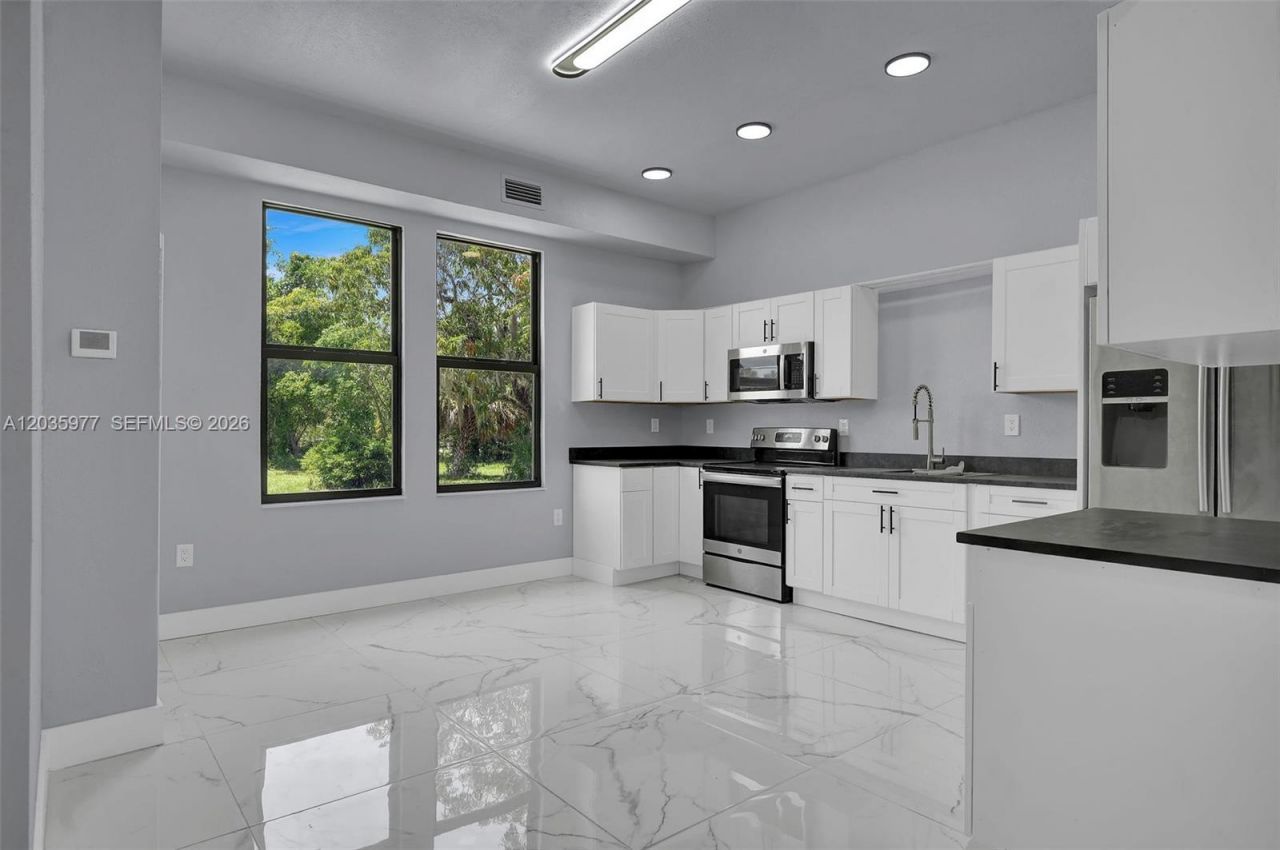 3221 Edgewood, Fort Myers, FL 33916 Photo