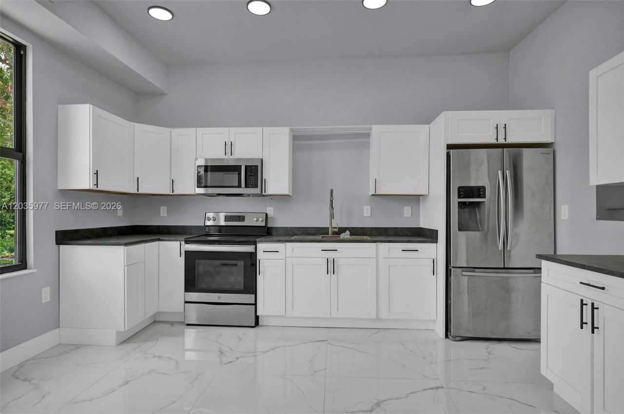 3221 Edgewood, Fort Myers, FL 33916 Photo