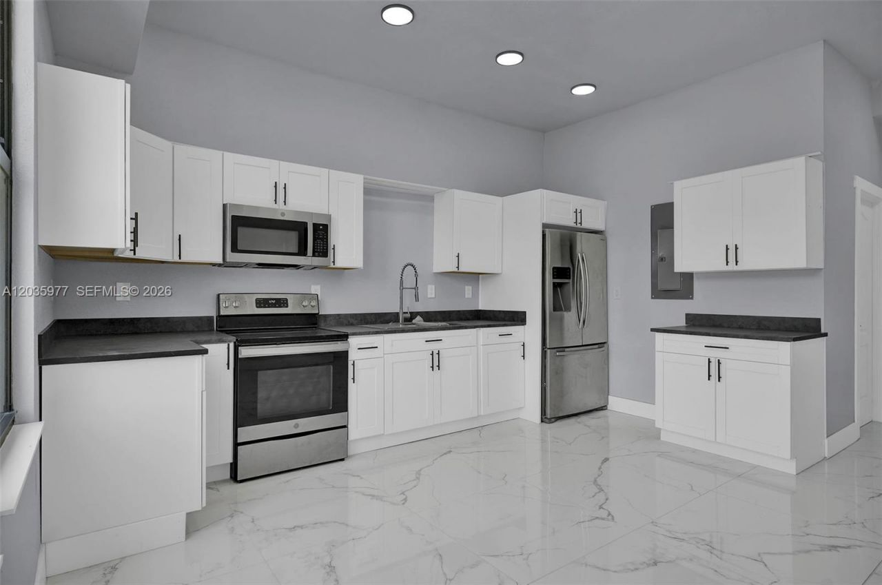 3221 Edgewood, Fort Myers, FL 33916 Photo