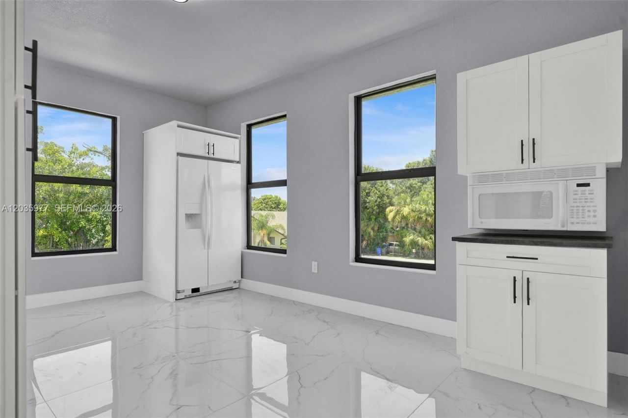 3221 Edgewood, Fort Myers, FL 33916 Photo