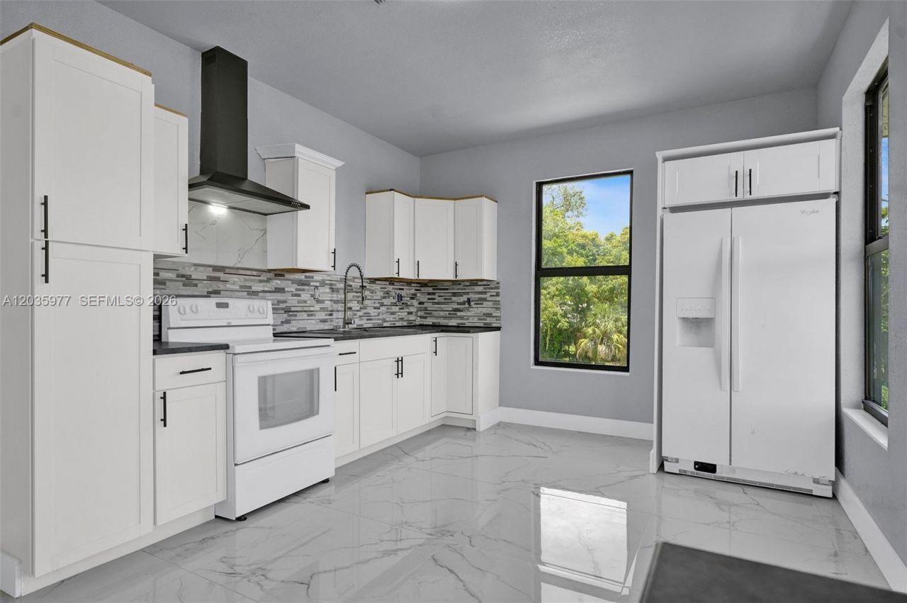 3221 Edgewood, Fort Myers, FL 33916 Photo