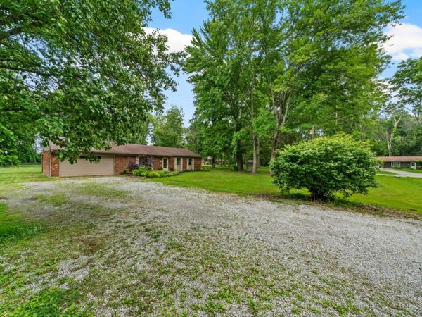 304 Oakwood Lane, Goshen Twp, OH 45122