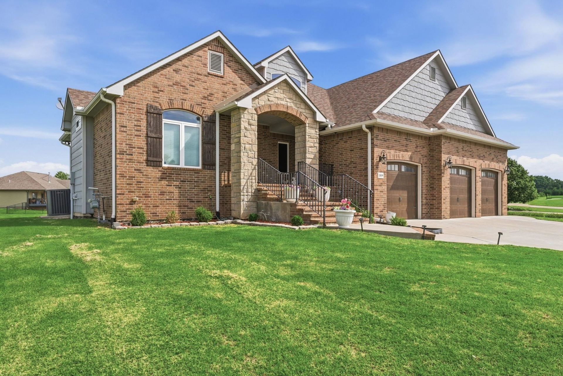 1819 W Edgewood Dr, Wellington, KS 67152 Main Photo