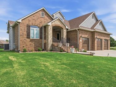 1819 W Edgewood Dr, Wellington, KS 67152