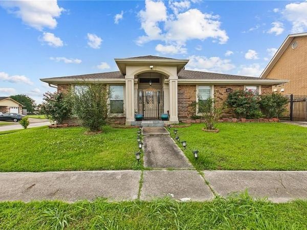 11276 FERNLEY Drive , New Orleans, LA 70128