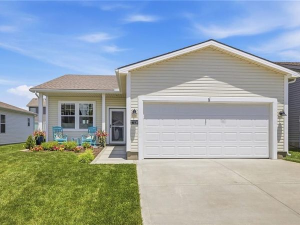 27116 E Sycamore Street, Lee's Summit, MO 64086