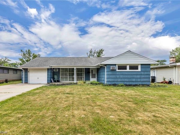 6674 Newbury Lane , Cleveland, OH 44130