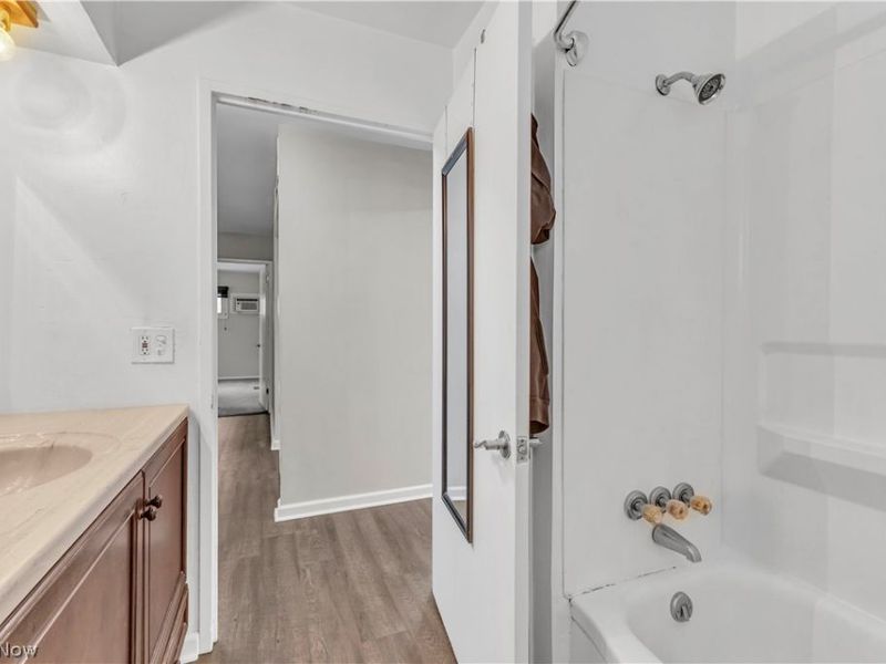 6674 Newbury Lane, Cleveland, OH 44130 Photo 14