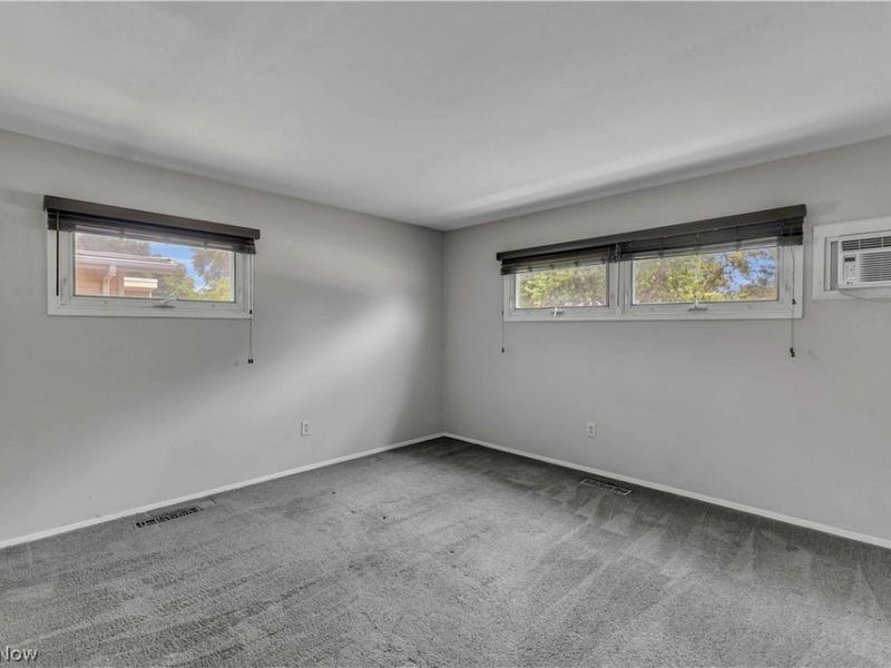6674 Newbury Lane, Cleveland, OH 44130 Photo 19