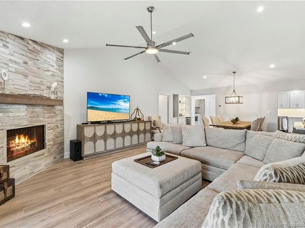 164 SE Crestwood Circle, Unit 8-64, Stuart, FL 34997