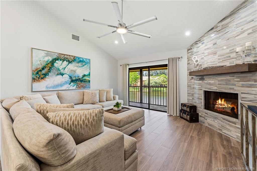 164 SE Crestwood Circle, Unit 8-64, Stuart, FL 34997 Photo