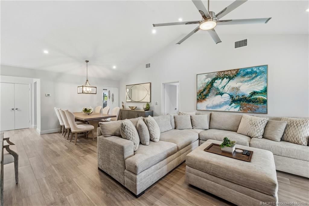 164 SE Crestwood Circle, Unit 8-64, Stuart, FL 34997 Photo
