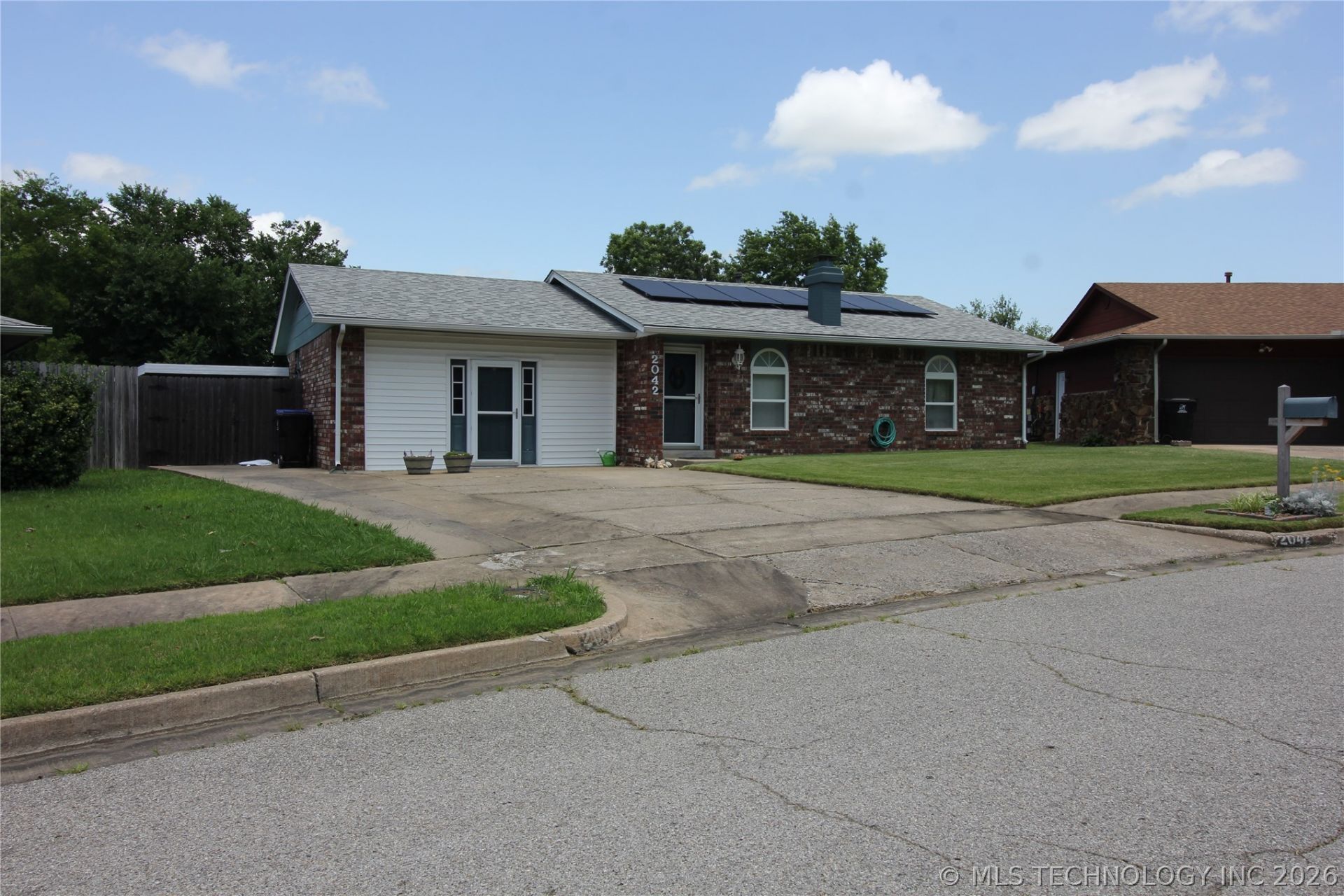 2042 W Toledo Street , Broken Arrow, OK 74012 Main Photo